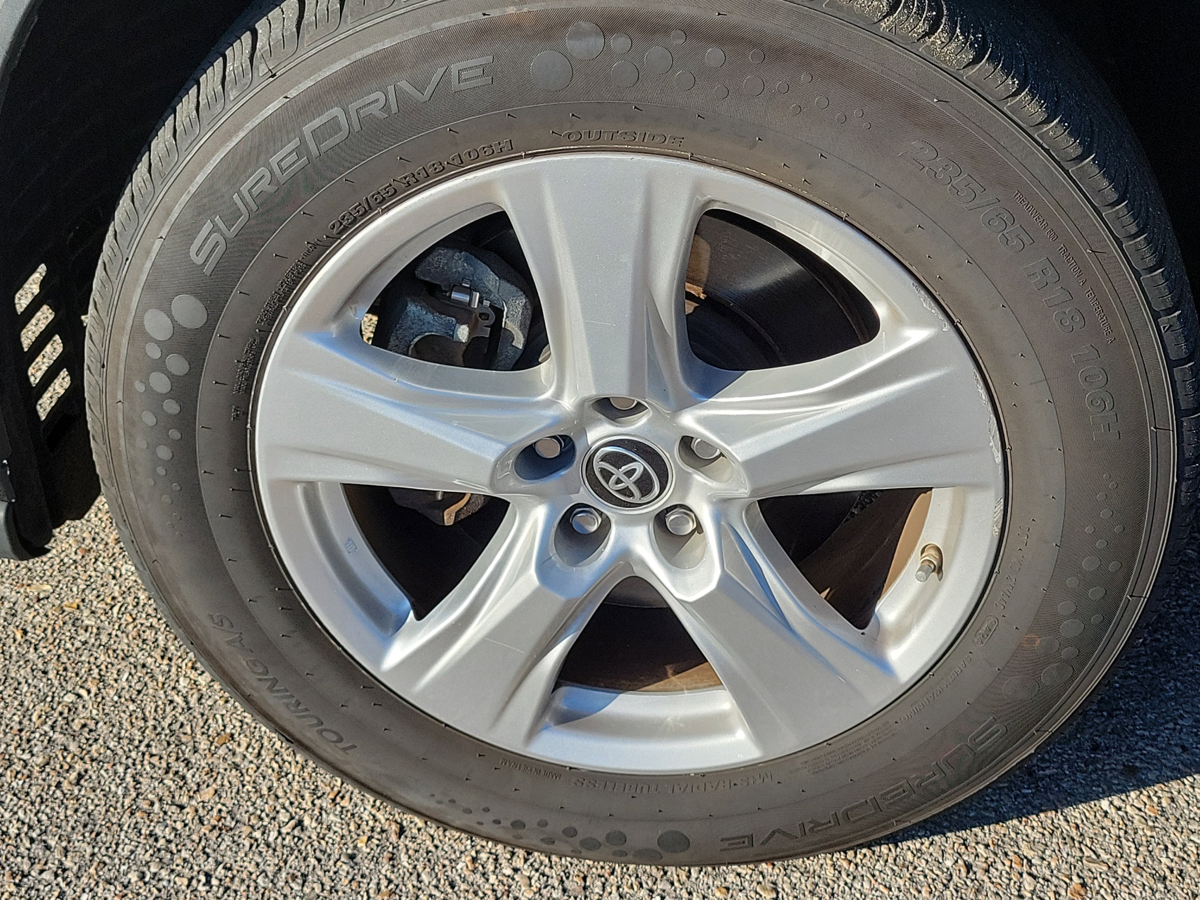 Used 2023 Toyota Highlander LE image 7