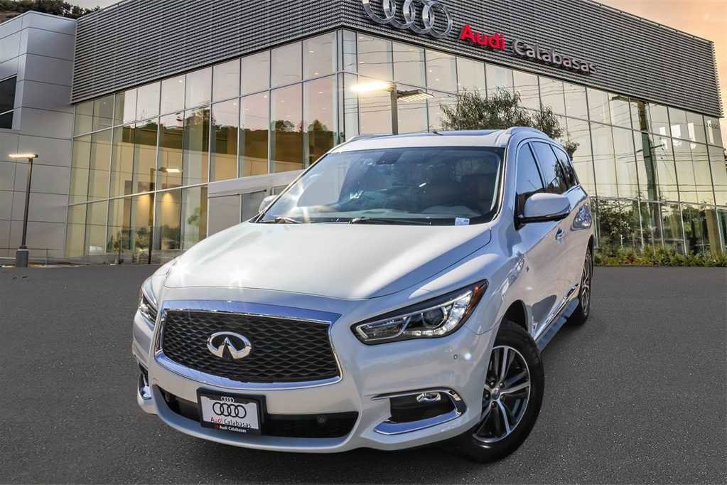 Used 2017 INFINITI QX60 FWD w/ Premium Plus Package