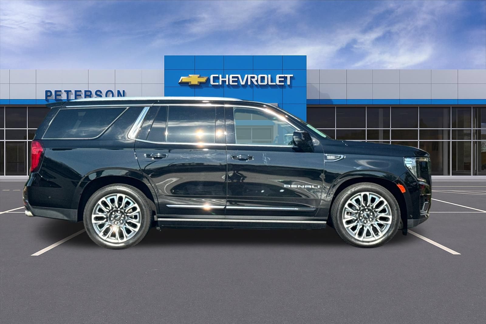 Certified 2024 GMC Yukon Denali Ultimate AWD/4WD image 3