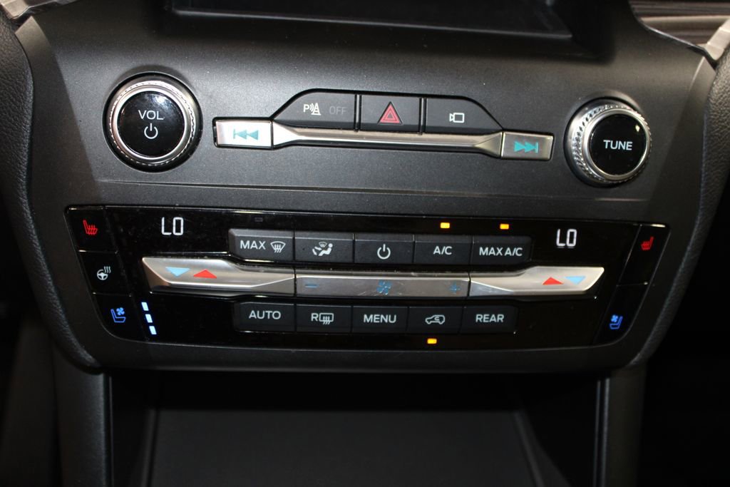 Certified 2020 Ford Explorer Limited AWD/4WD image 49