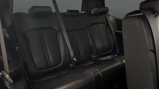 Used 2023 Jeep Grand Wagoneer 4WD w/ Flexible Seating Group image 26