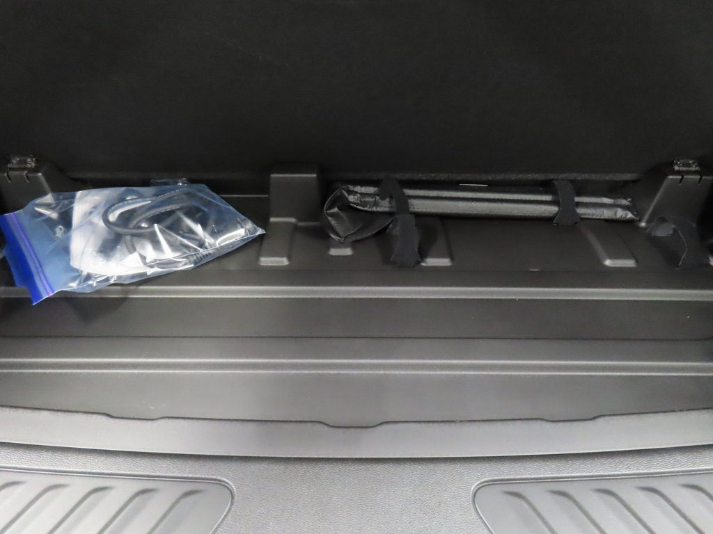 Used 2023 GMC Yukon SLE image 35