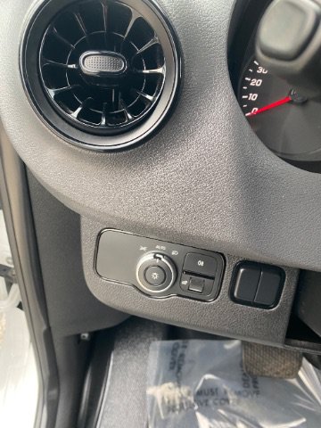 Used 2019 Mercedes-Benz Sprinter 144 image 23