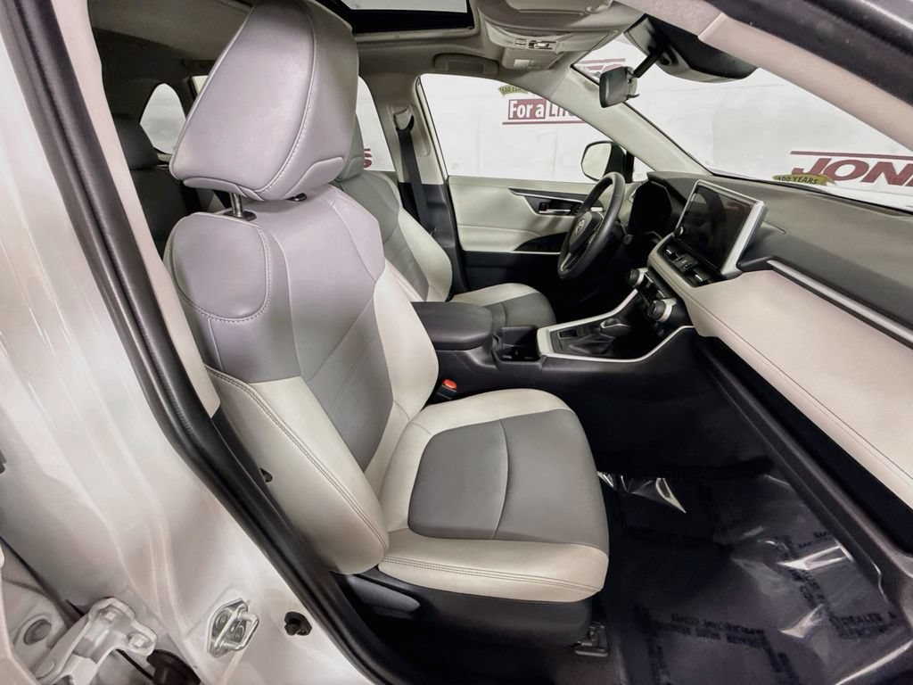Certified 2023 Toyota RAV4 XLE Premium AWD/4WD image 32