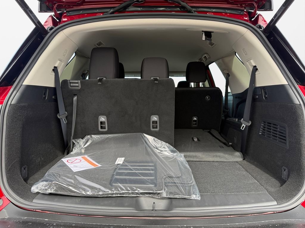 New 2026 Nissan Pathfinder SV image 18