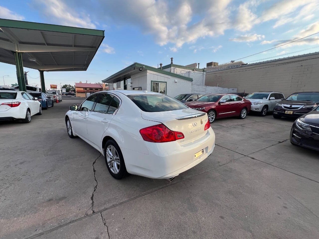 Used 2015 INFINITI Q40 AWD w/ Navigation Package image 5