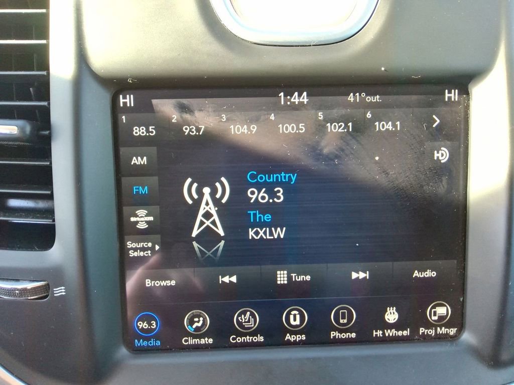 Certified 2022 Chrysler 300 Touring L w/ Comfort Group image 14