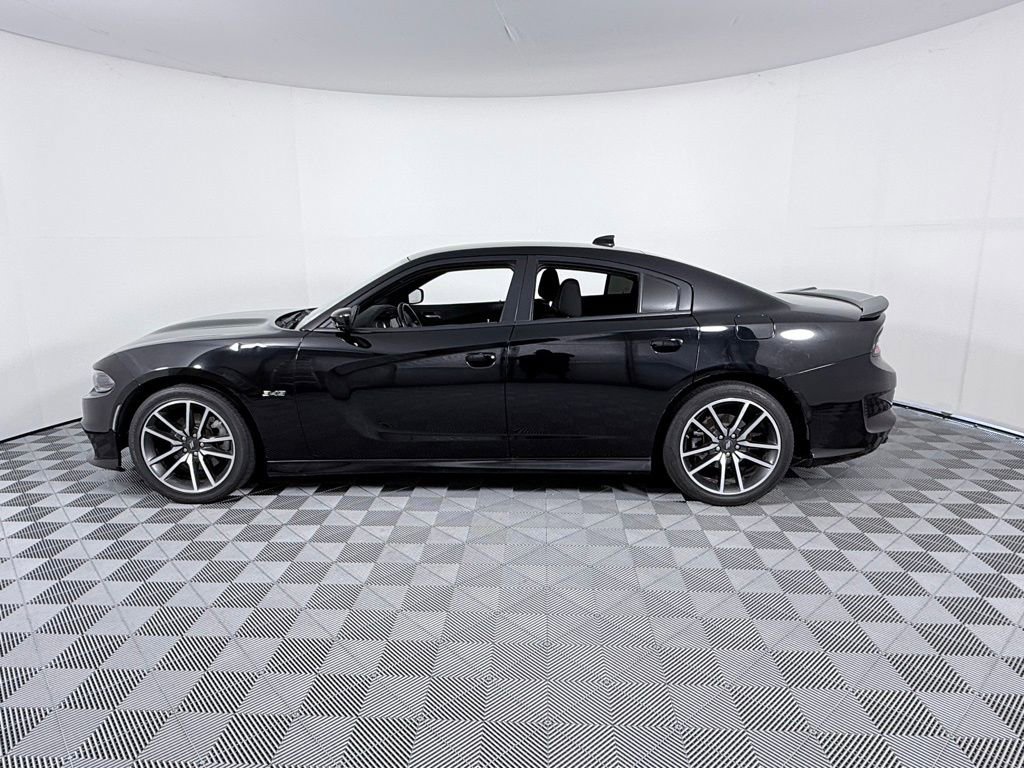 Used 2023 Dodge Charger R/T w/ Technology Group image 7