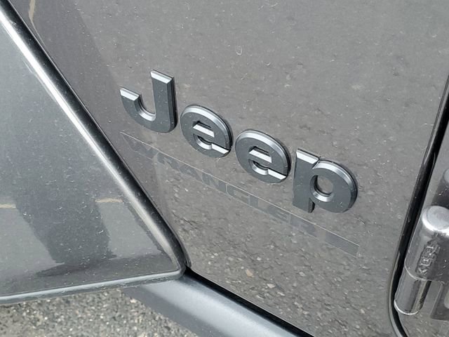 Used 2025 Jeep Wrangler Sahara AWD/4WD image 34