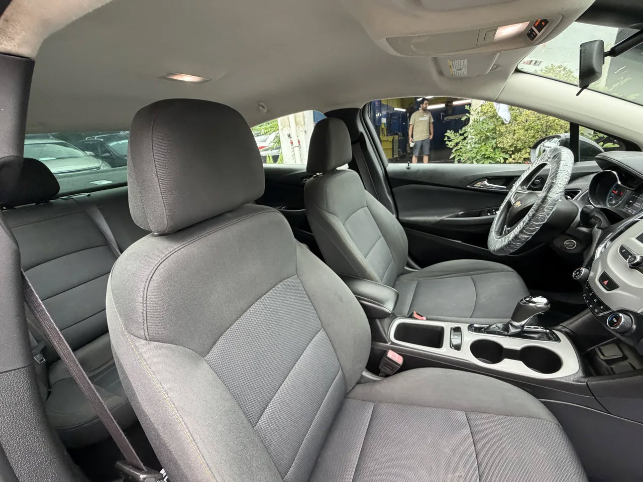 Used 2017 Chevrolet Cruze LS FWD image 35