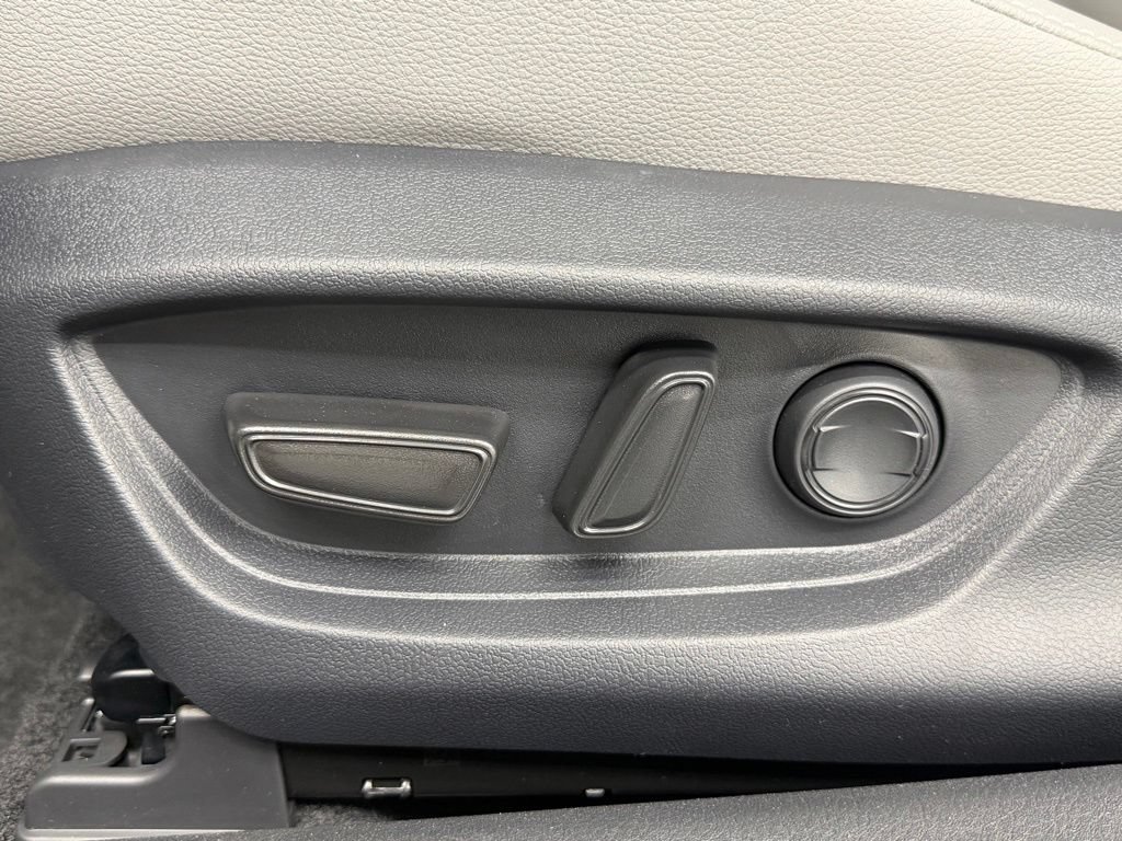 Used 2026 Toyota Camry SE w/ Multimedia Upgrade Package FWD image 18
