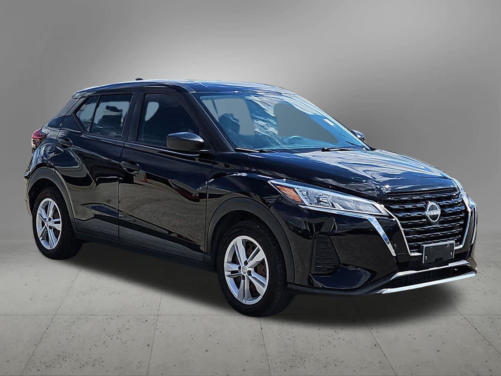 Used 2022 Nissan Kicks S FWD image 17