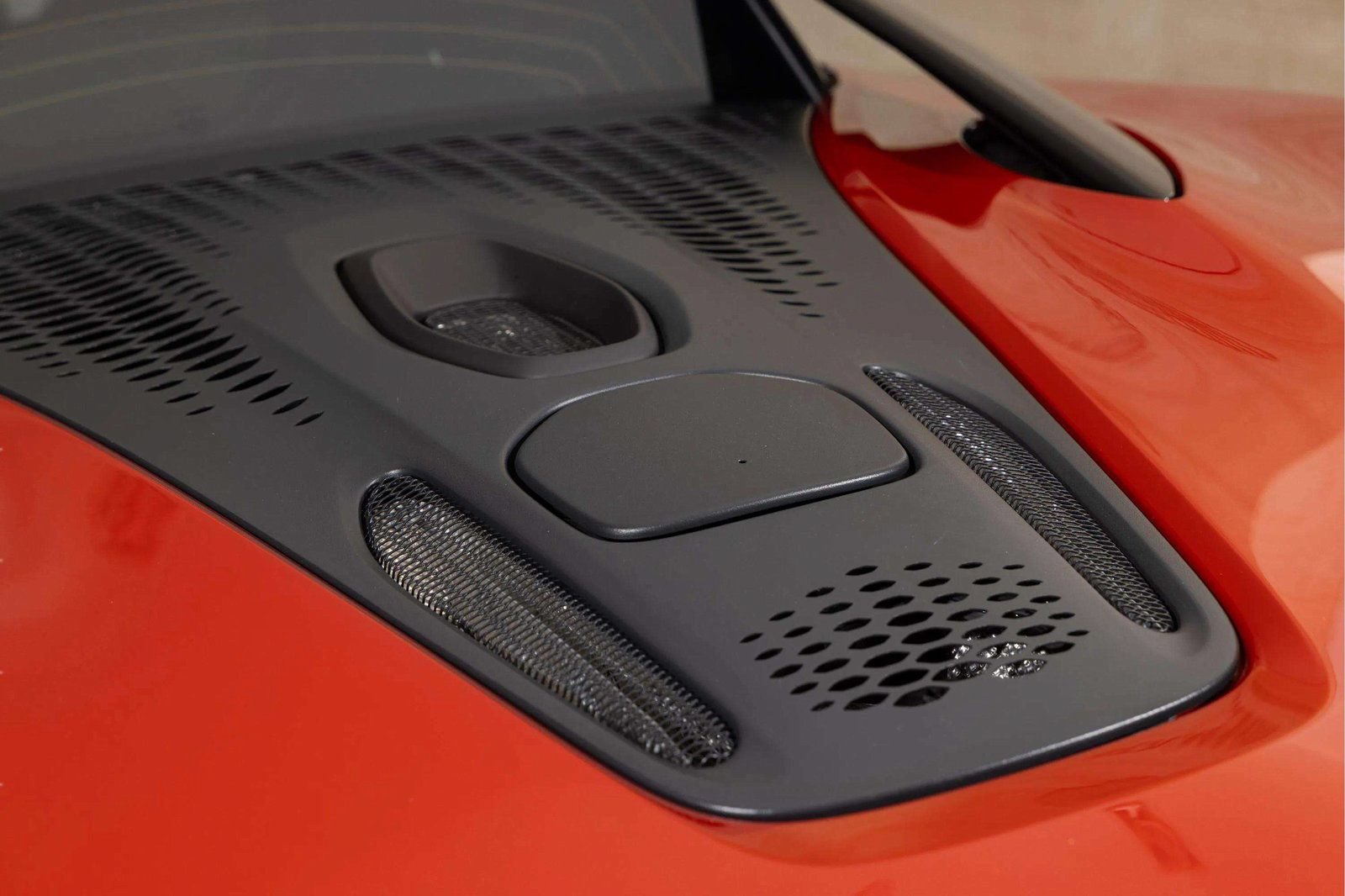 Used 2023 McLaren Artura RWD image 29