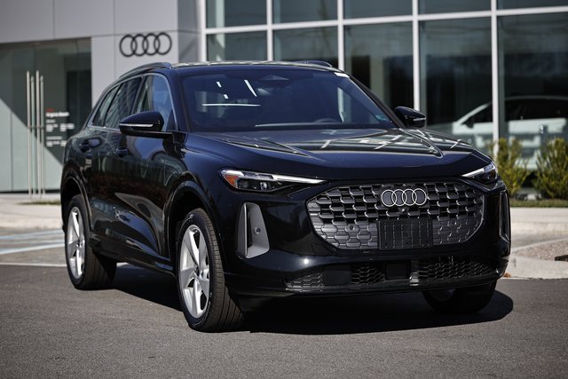 New 2025 Audi Q5 Premium Plus image 2