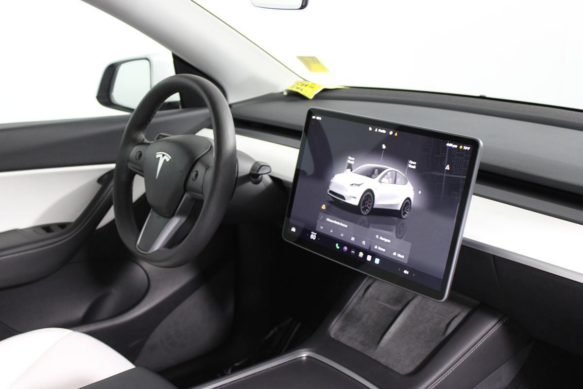 Used 2022 Tesla Model Y Performance AWD/4WD image 12