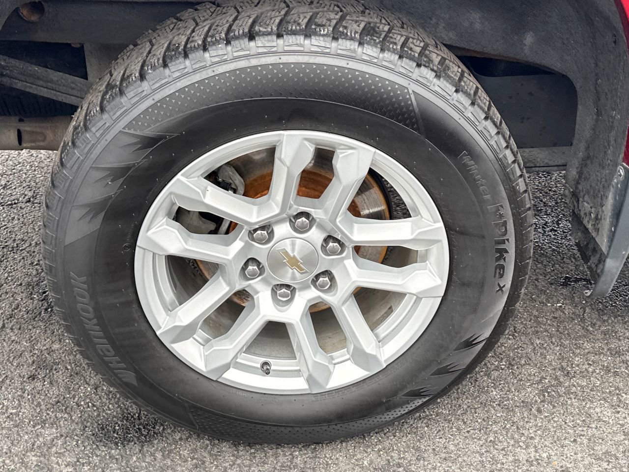 Used 2024 Chevrolet Silverado 1500 LT image 10