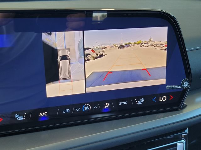 New 2026 Chevrolet Traverse LT w/ Driver Confidence Package AWD/4WD image 21