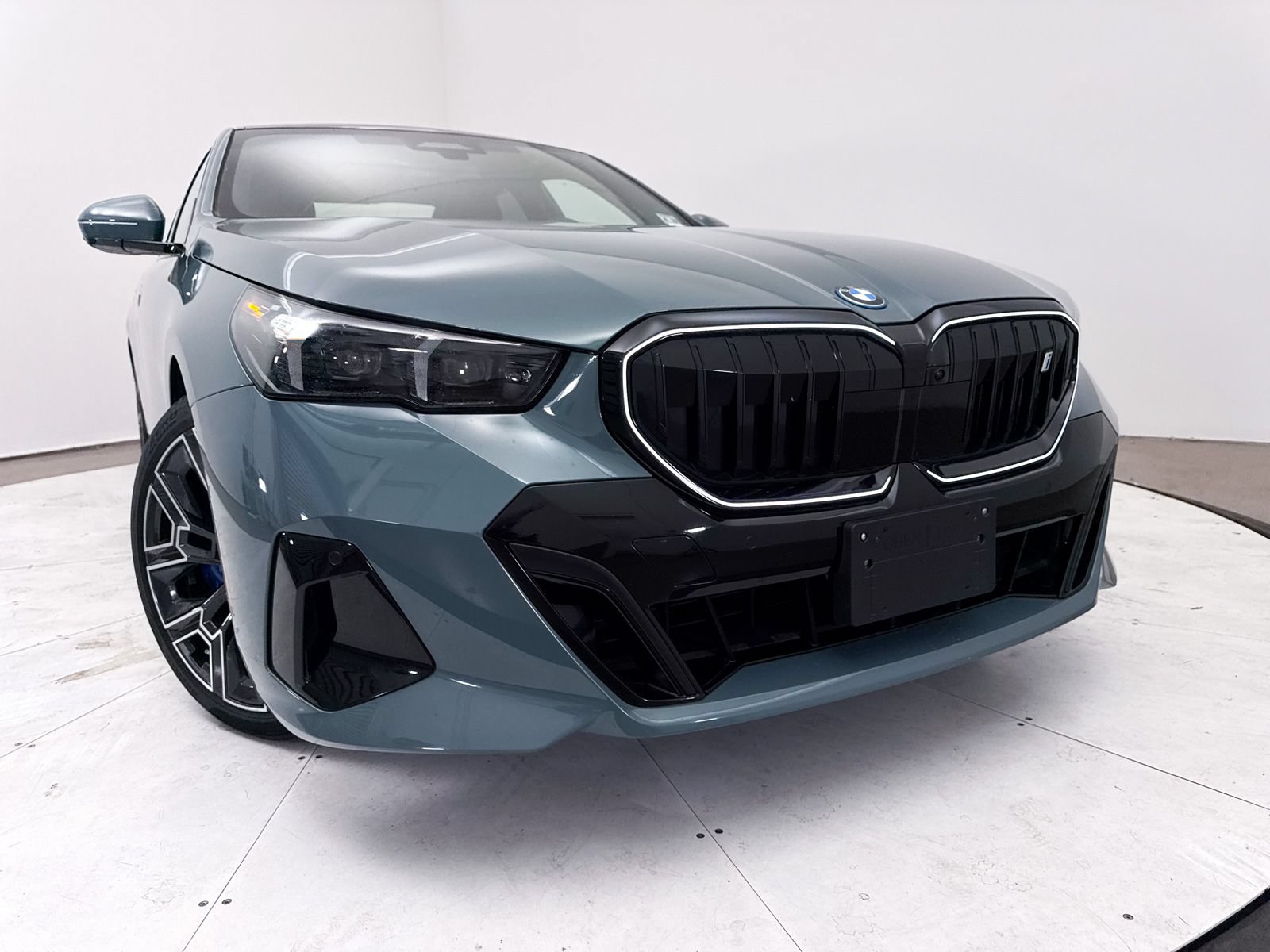 Used 2025 BMW i5 xDrive40 AWD/4WD image 9