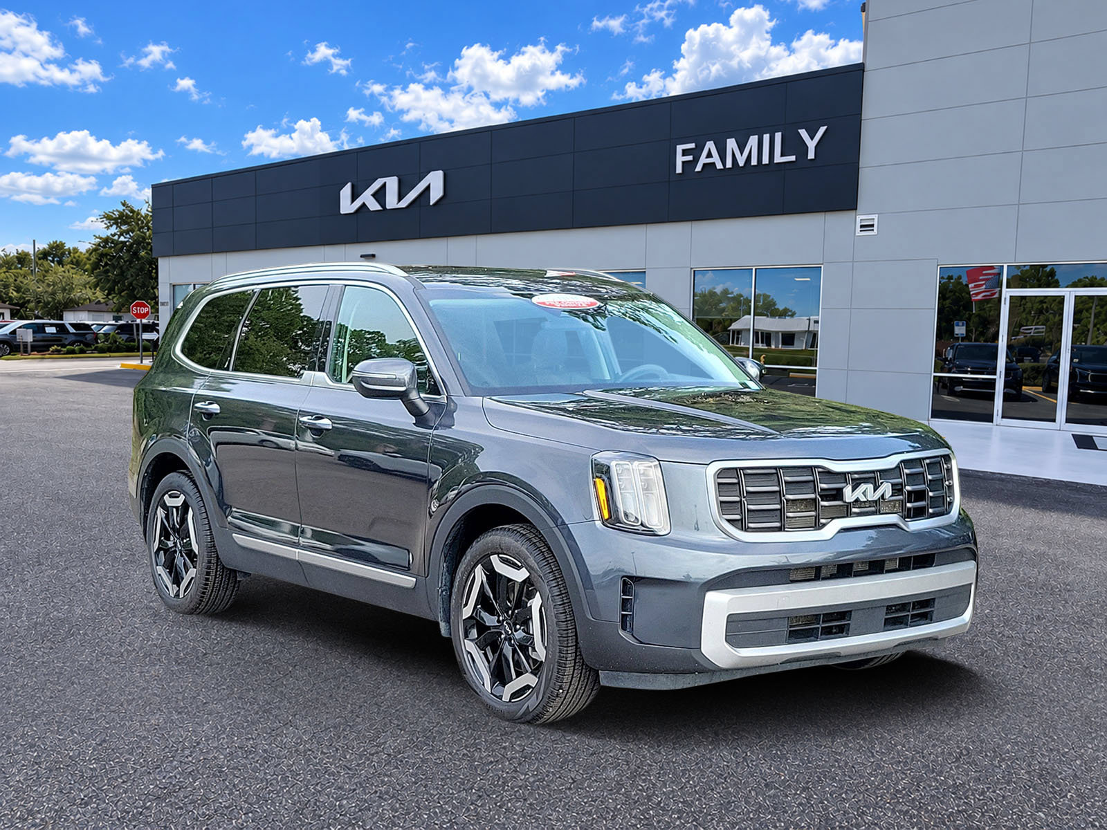 Certified 2024 Kia Telluride S