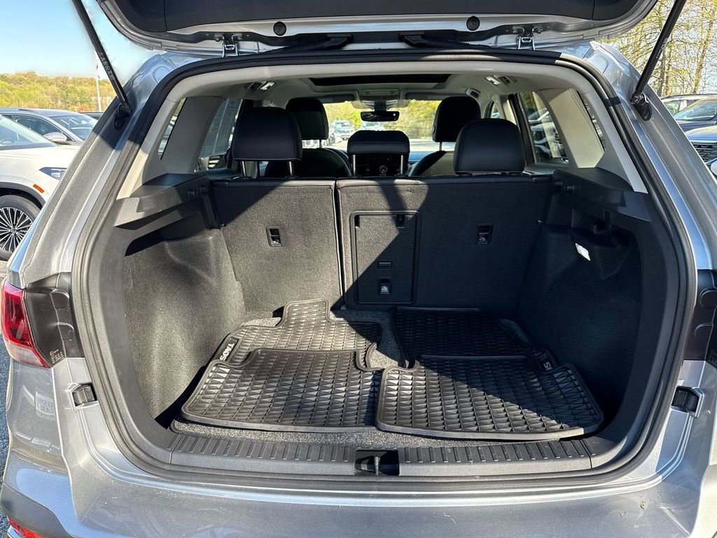 Used 2024 Volkswagen Taos SEL image 12