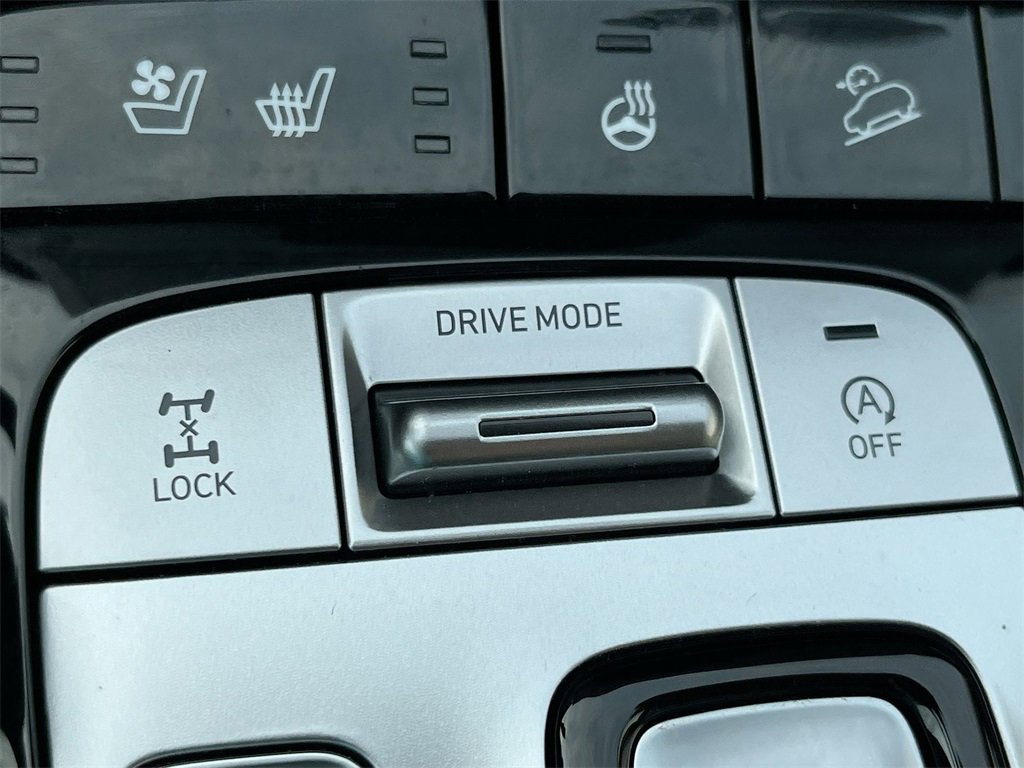 Used 2024 Hyundai Tucson Limited image 25