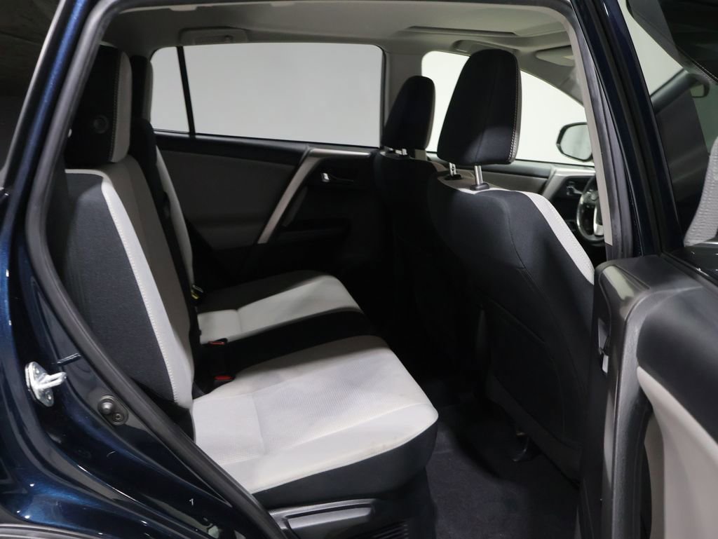 Used 2018 Toyota RAV4 XLE w/ Convenience Package image 19