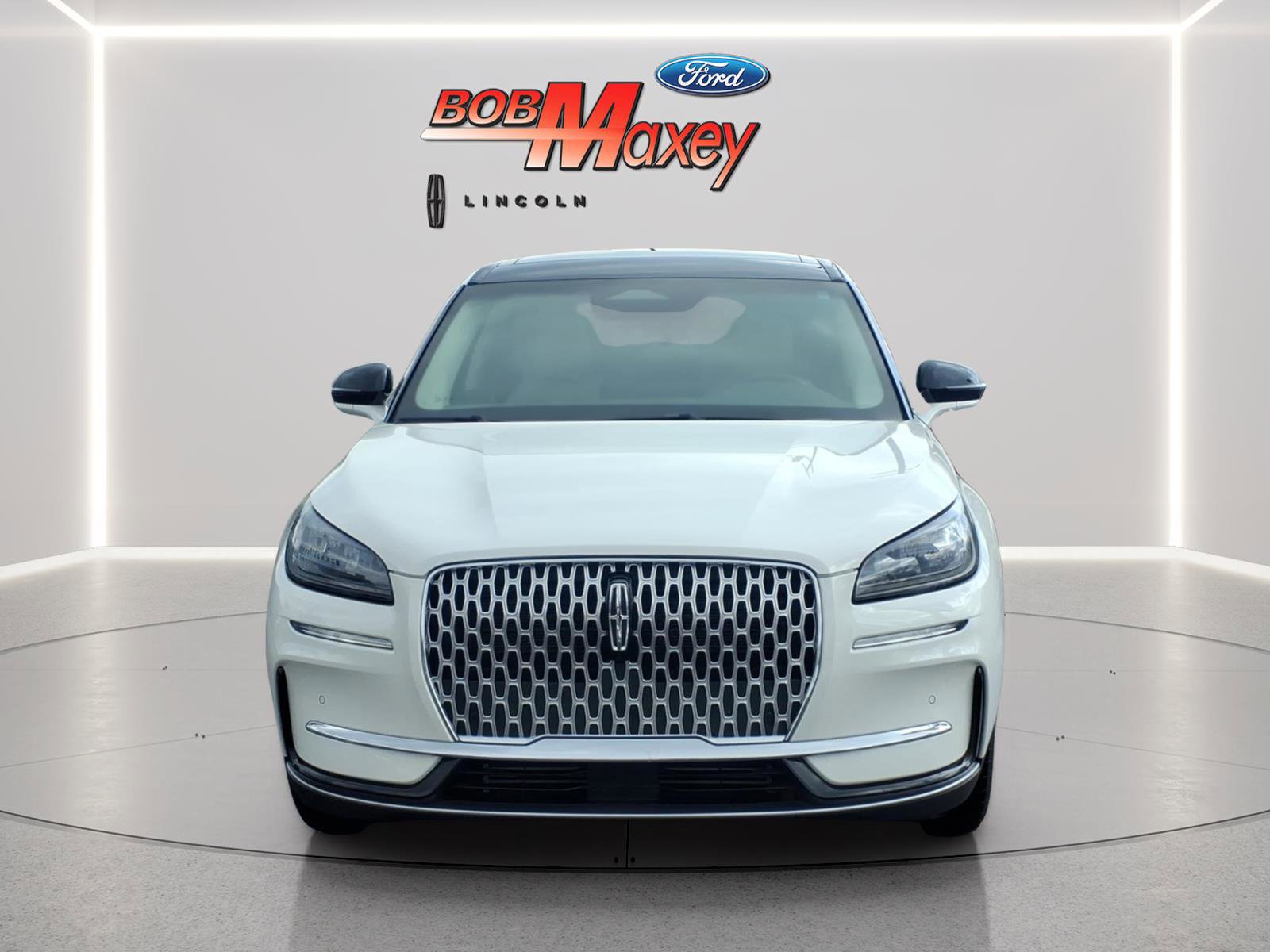 Used 2024 Lincoln Corsair AWD w/ Equipment Group 101A image 2