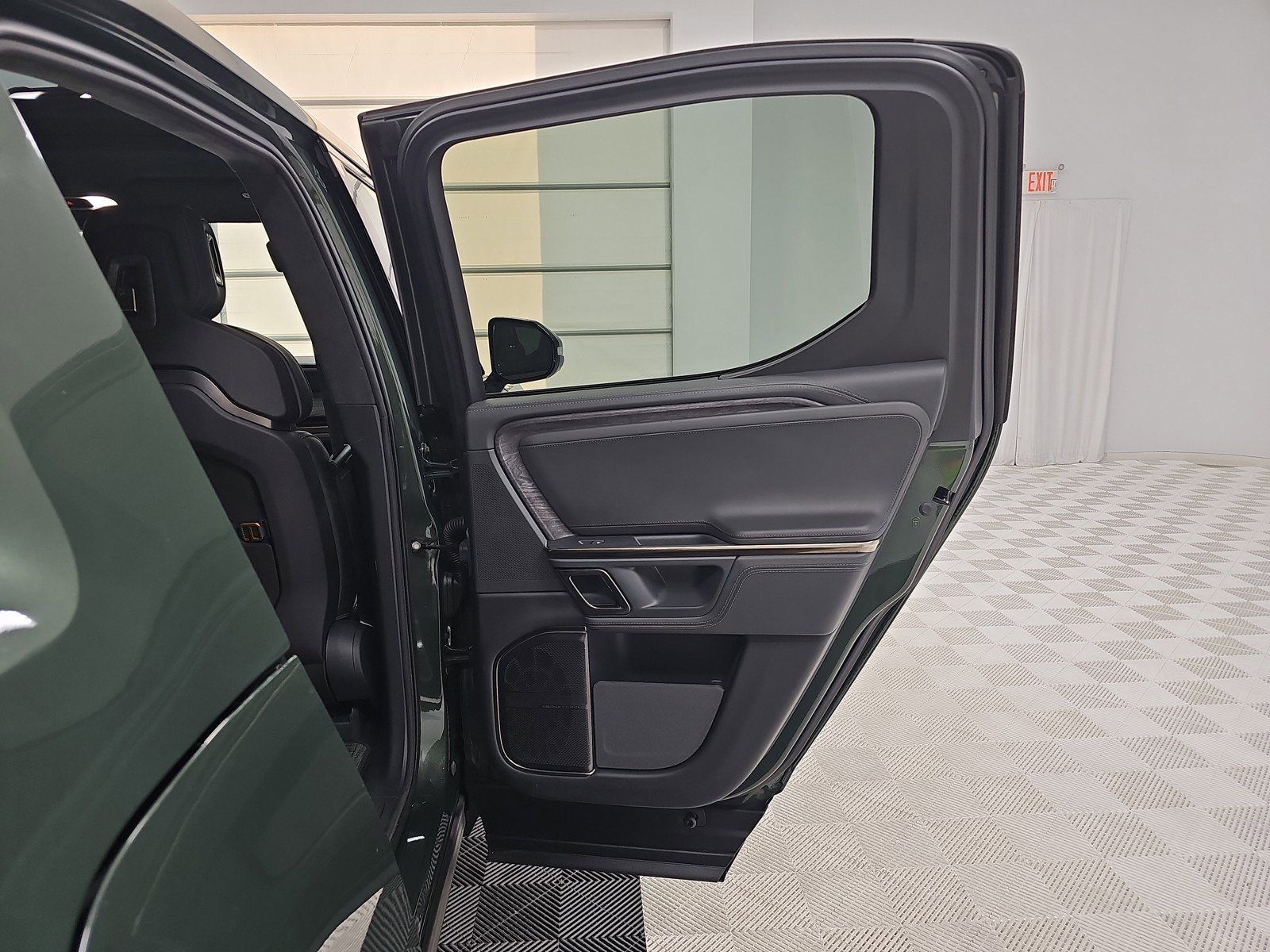 Used 2022 Rivian R1T Adventure image 19