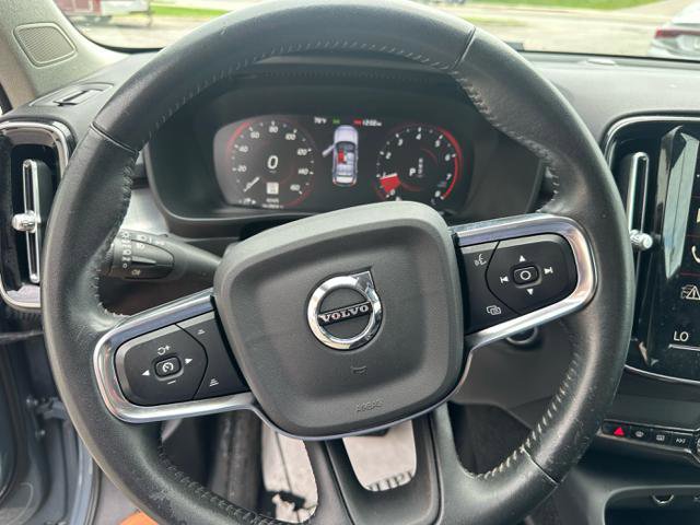 Used 2021 Volvo XC40 T5 Momentum image 20