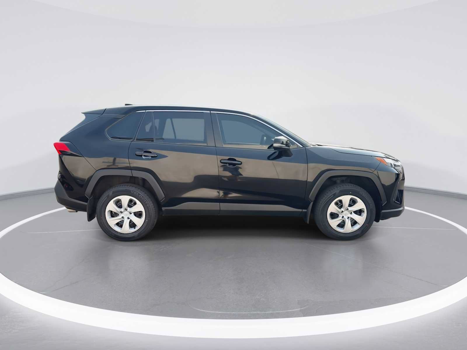 Certified 2024 Toyota RAV4 LE AWD/4WD image 9