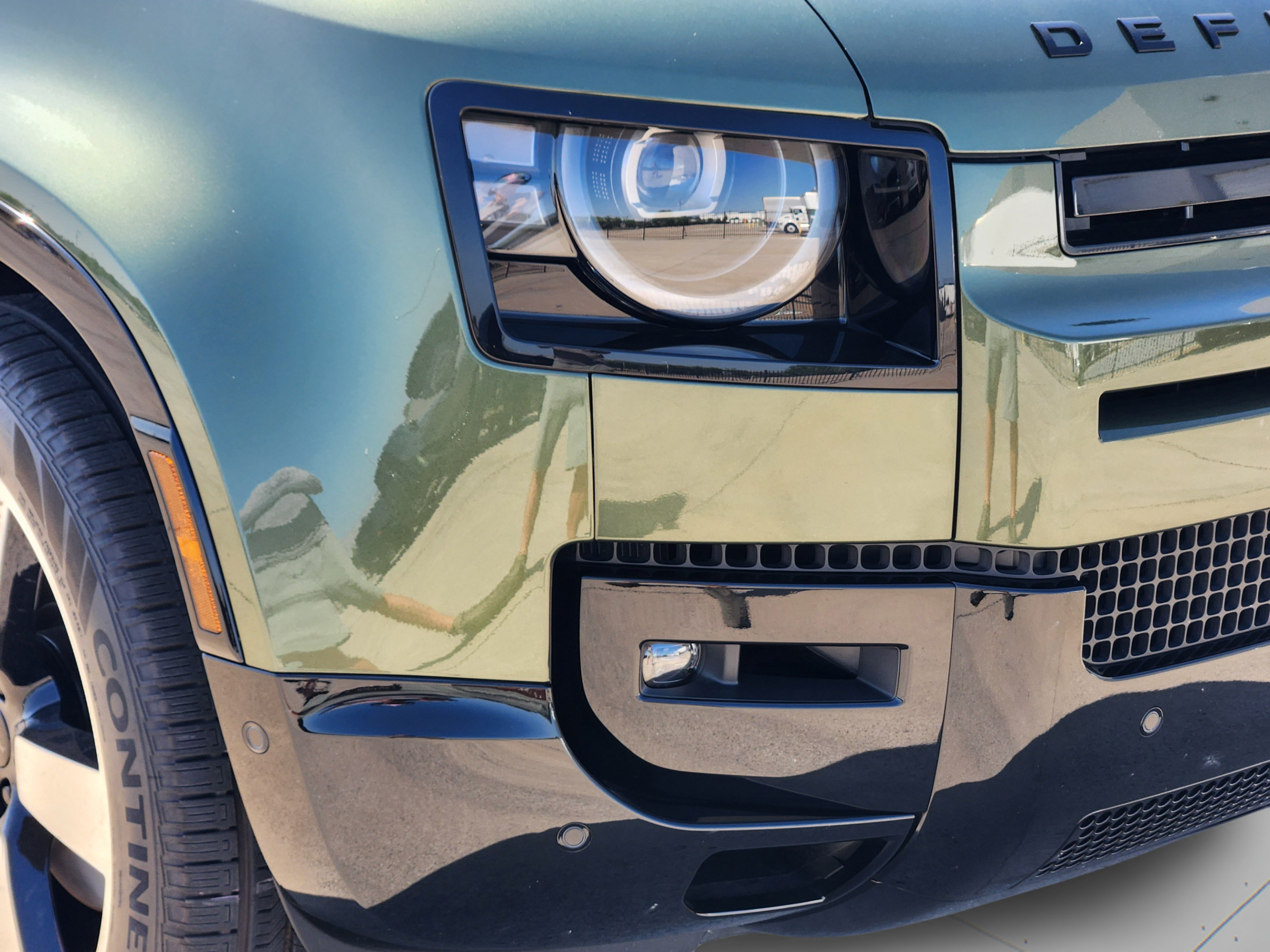 New 2026 Land Rover Defender 110 X-Dynamic SE AWD/4WD image 29