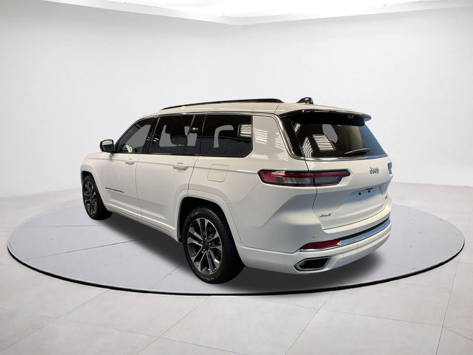 Certified 2025 Jeep Grand Cherokee L Overland w/ Advanced Protech Group III AWD/4WD image 4