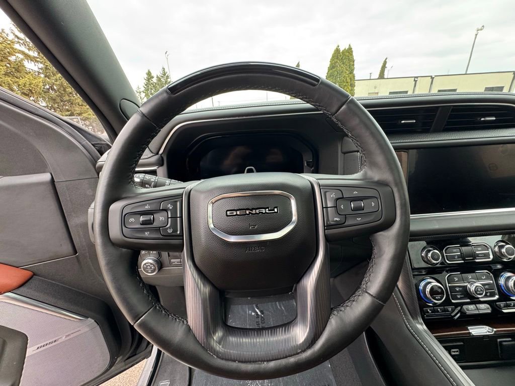 Used 2023 GMC Yukon Denali Ultimate AWD/4WD image 20