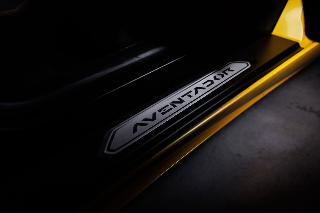 Used 2013 Lamborghini Aventador LP 700-4 image 16