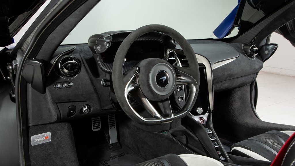 Used 2024 McLaren 750S image 10