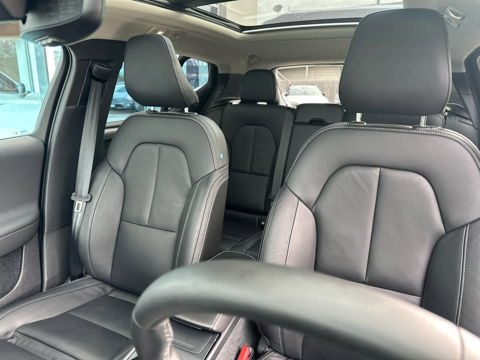 Used 2023 Volvo XC40 B5 Plus w/ Protection Package Premier image 10