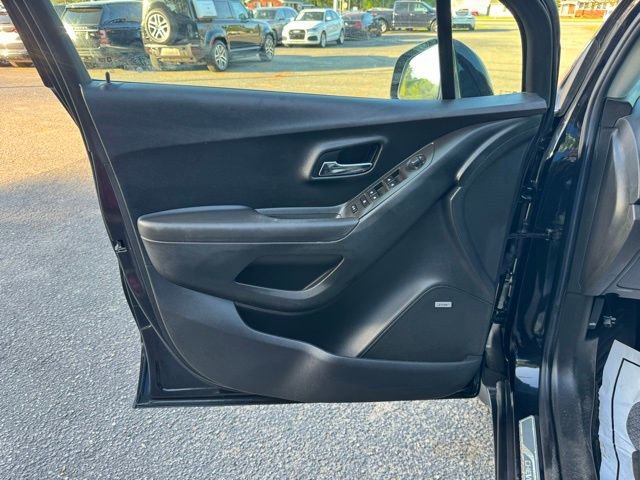 Used 2016 Chevrolet Trax LTZ w/ LPO, Protection Package image 17