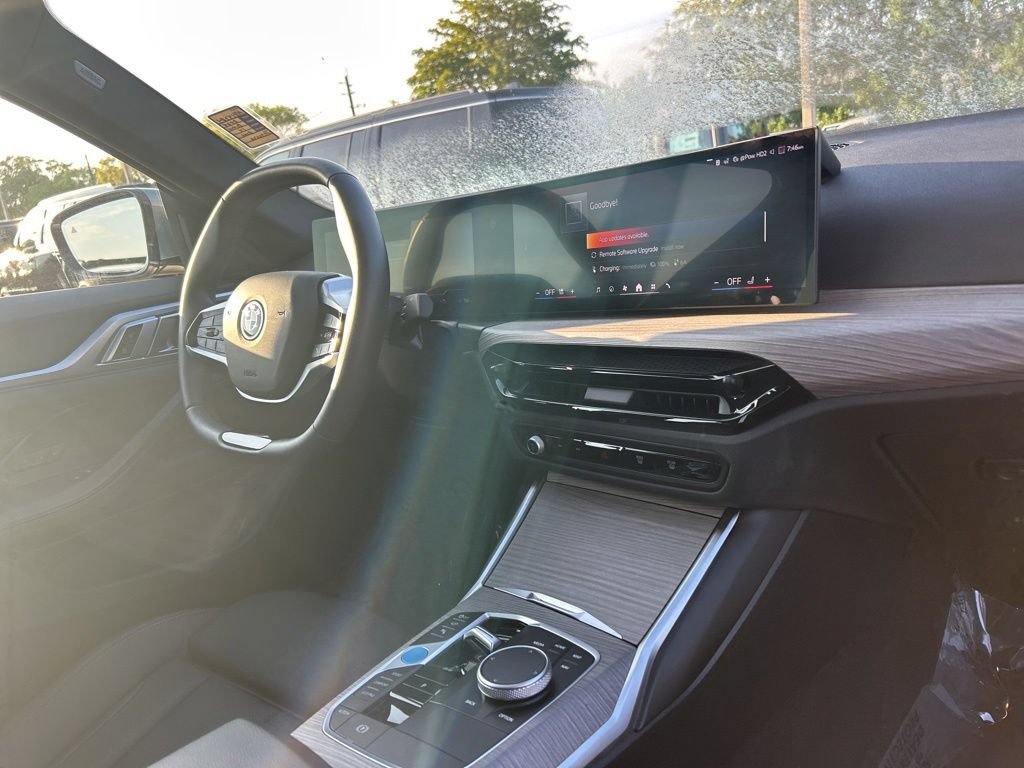 Used 2025 BMW i4 xDrive40i AWD/4WD image 26