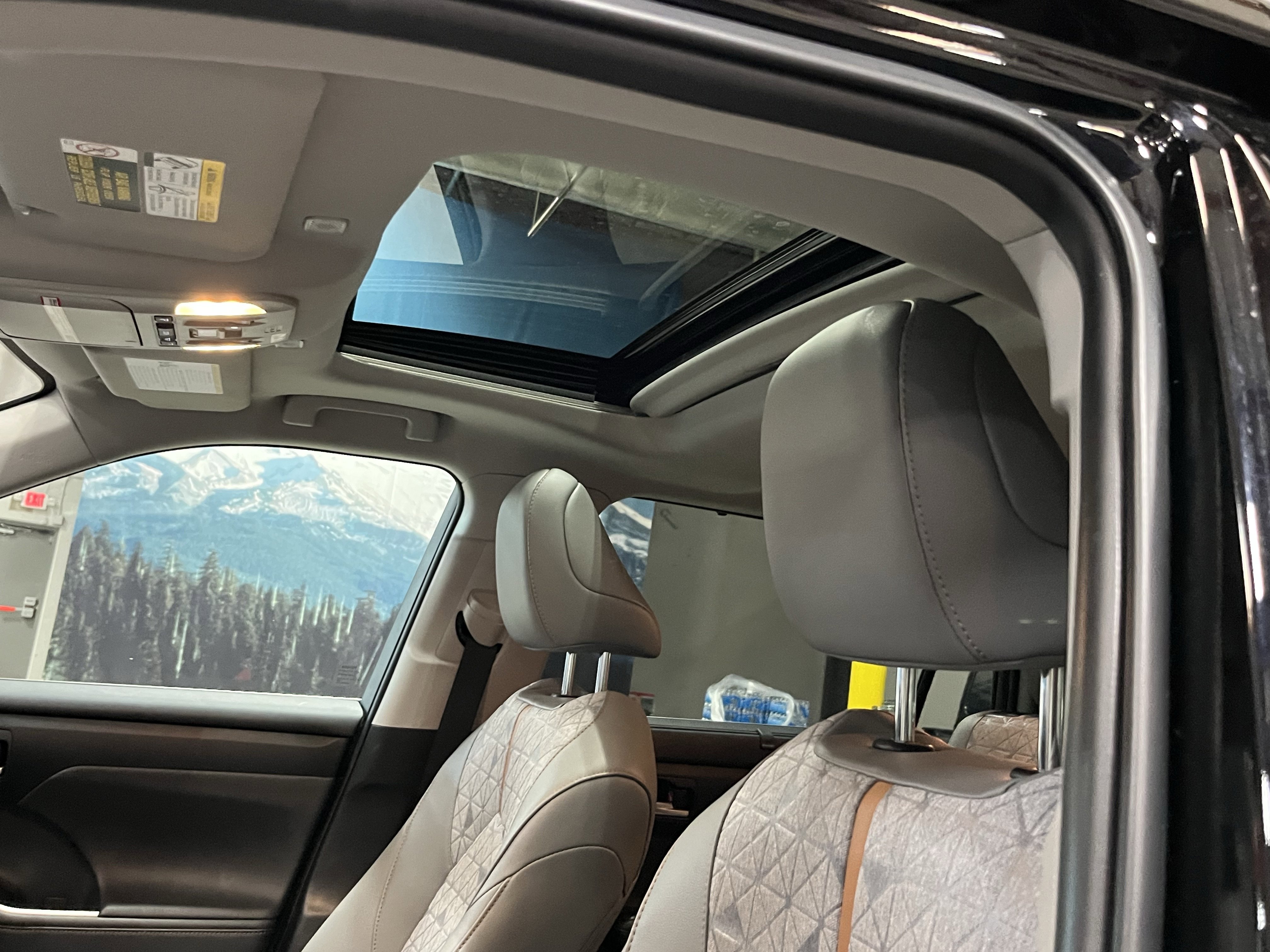 Used 2023 Toyota Highlander Bronze Edition AWD/4WD image 19
