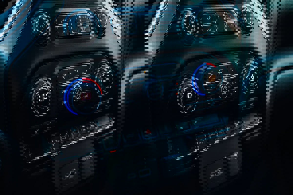 Used 2021 Chevrolet Silverado 1500 LT image 18