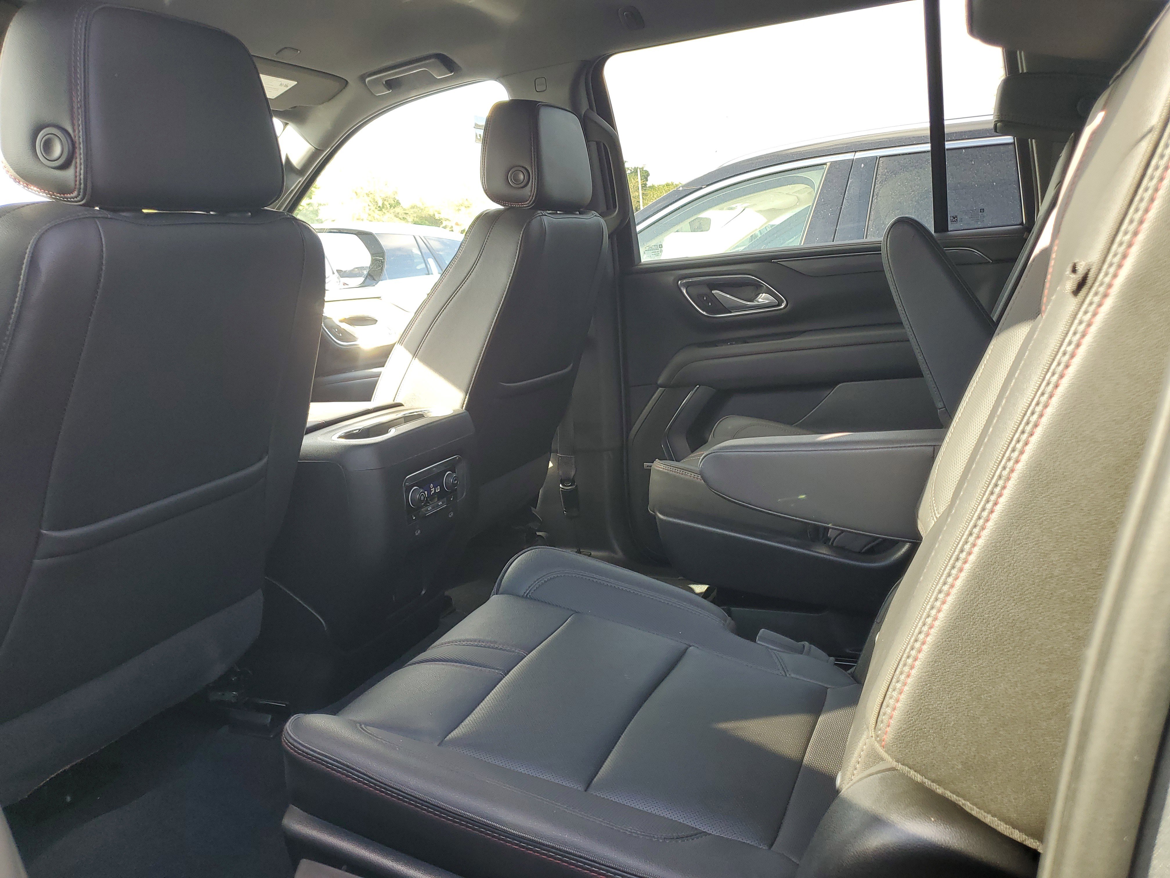 Used 2023 Chevrolet Suburban RST w/ Luxury Package image 8