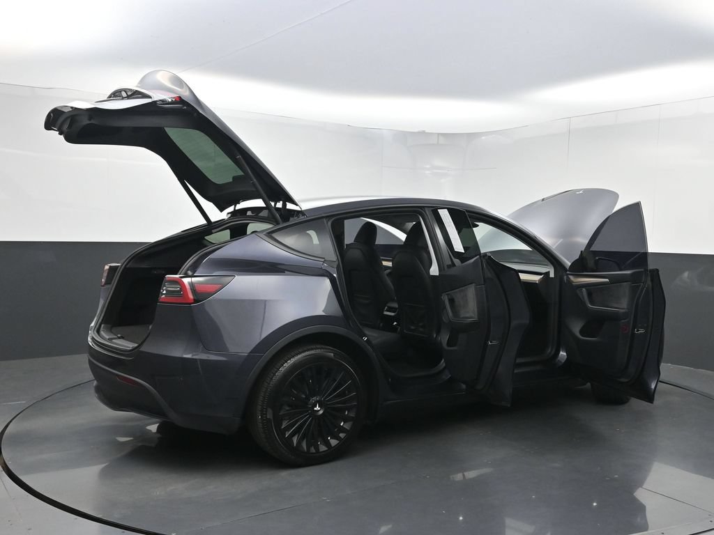 Used 2024 Tesla Model Y Long Range AWD/4WD image 37