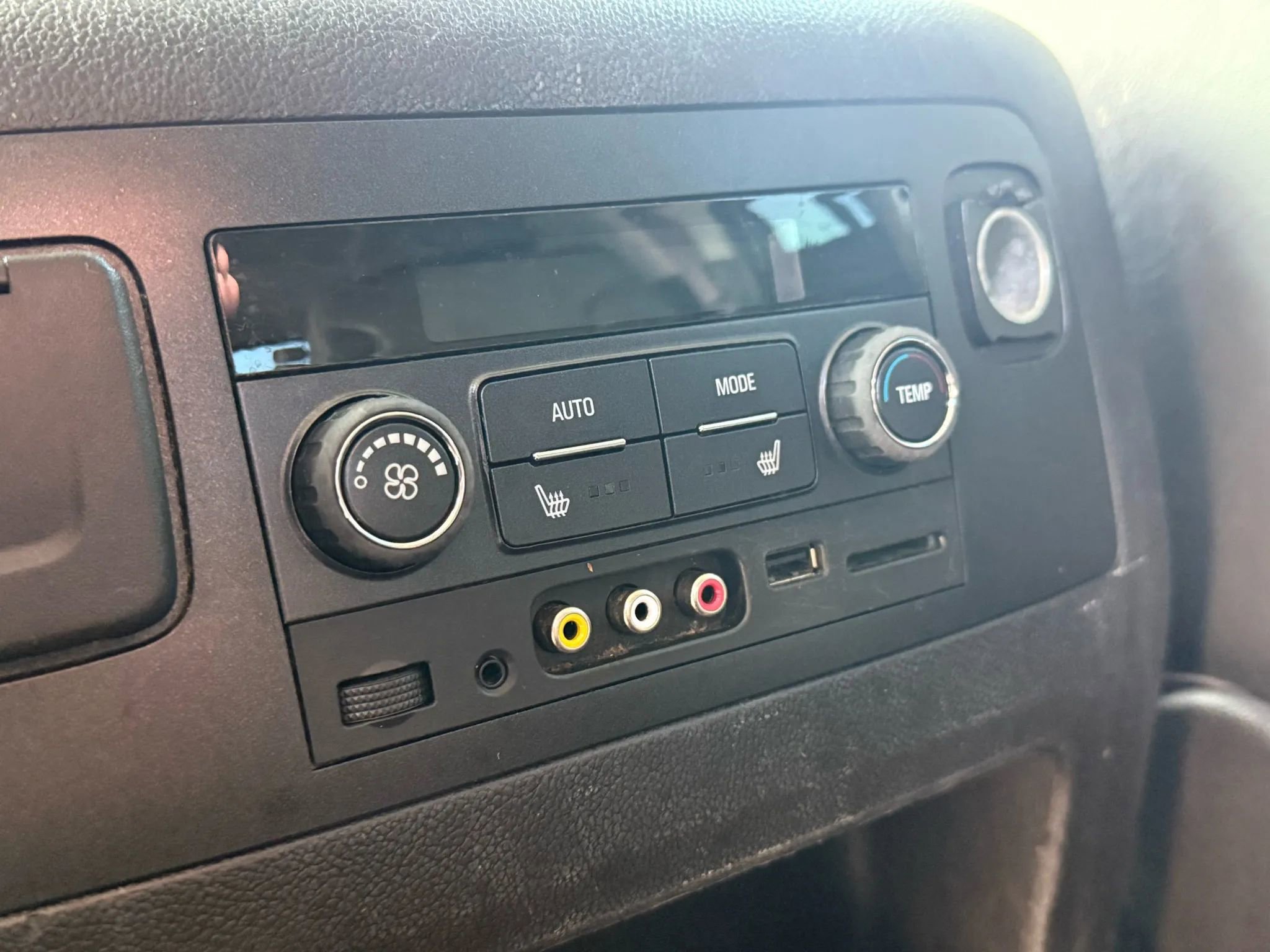 Used 2016 GMC Yukon Denali w/ Open Road Package image 33