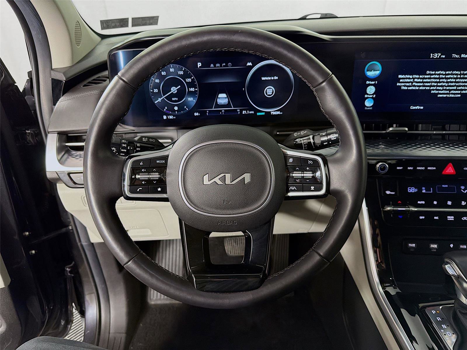 Used 2023 Kia Carnival SX Prestige image 12