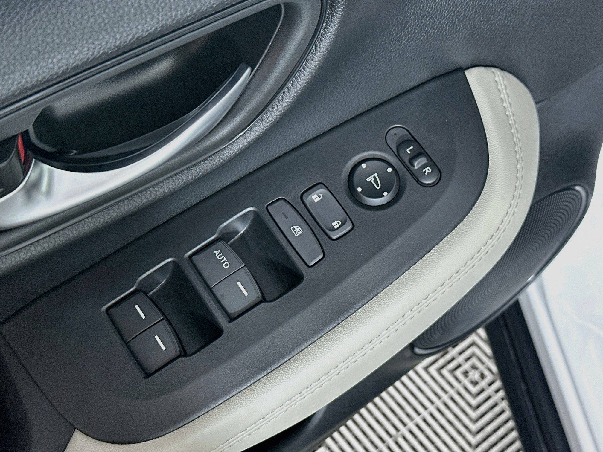 New 2027 Honda HR-V LX image 17