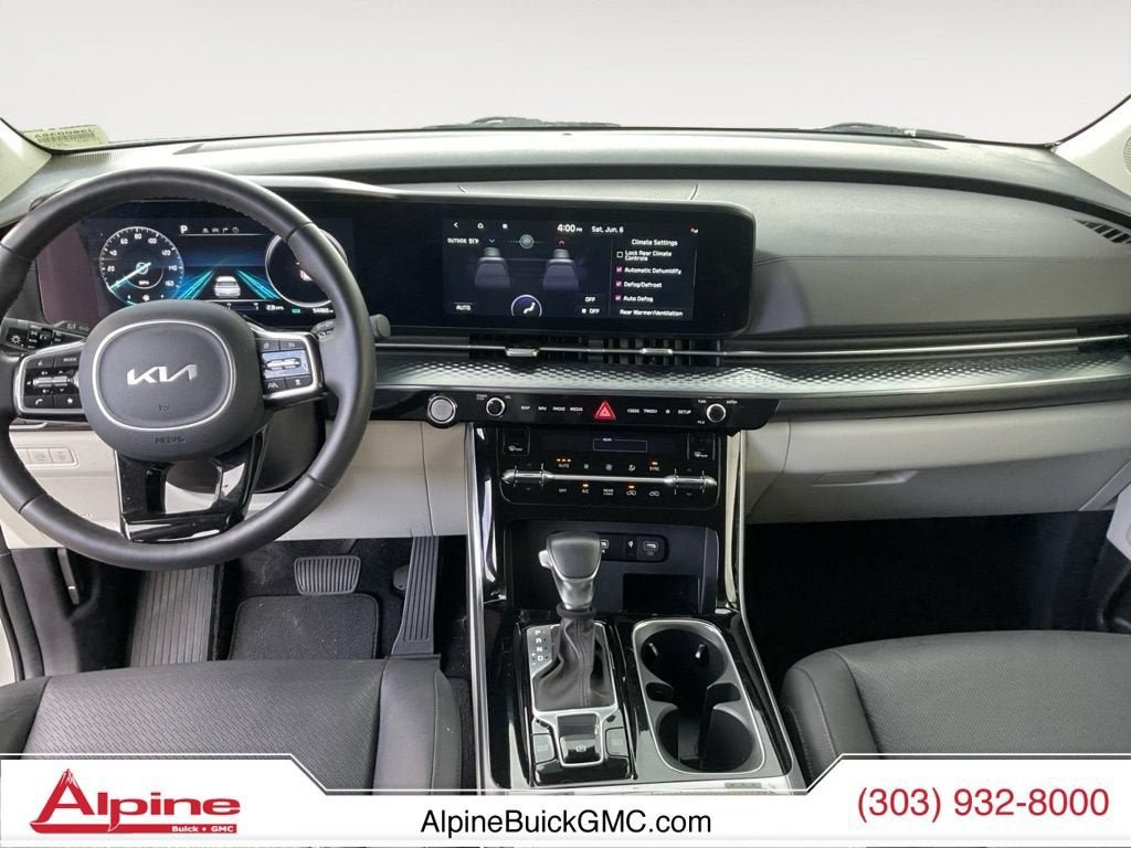 Used 2024 Kia Carnival SX Prestige FWD image 10