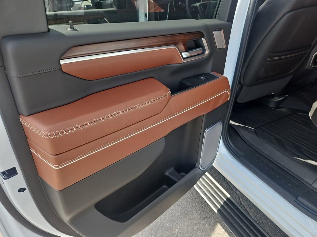 New 2026 GMC Sierra 2500 Denali Ultimate w/ Max Trailering Package AWD/4WD image 18