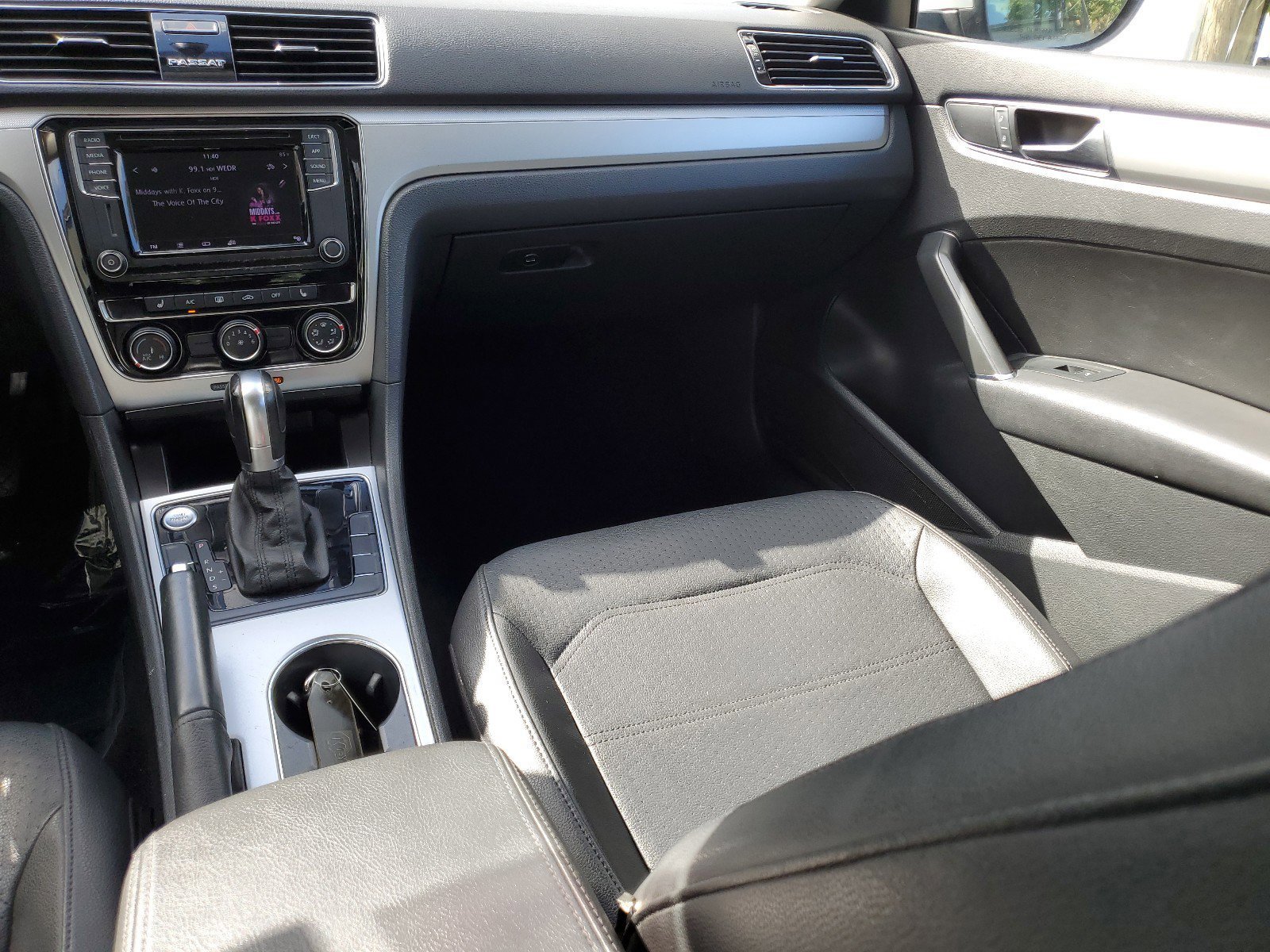 Used 2019 Volkswagen Passat 2.0T Wolfsburg image 15