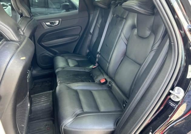 Used 2023 Volvo XC60 B5 Ultimate w/ Climate Package AWD/4WD image 4