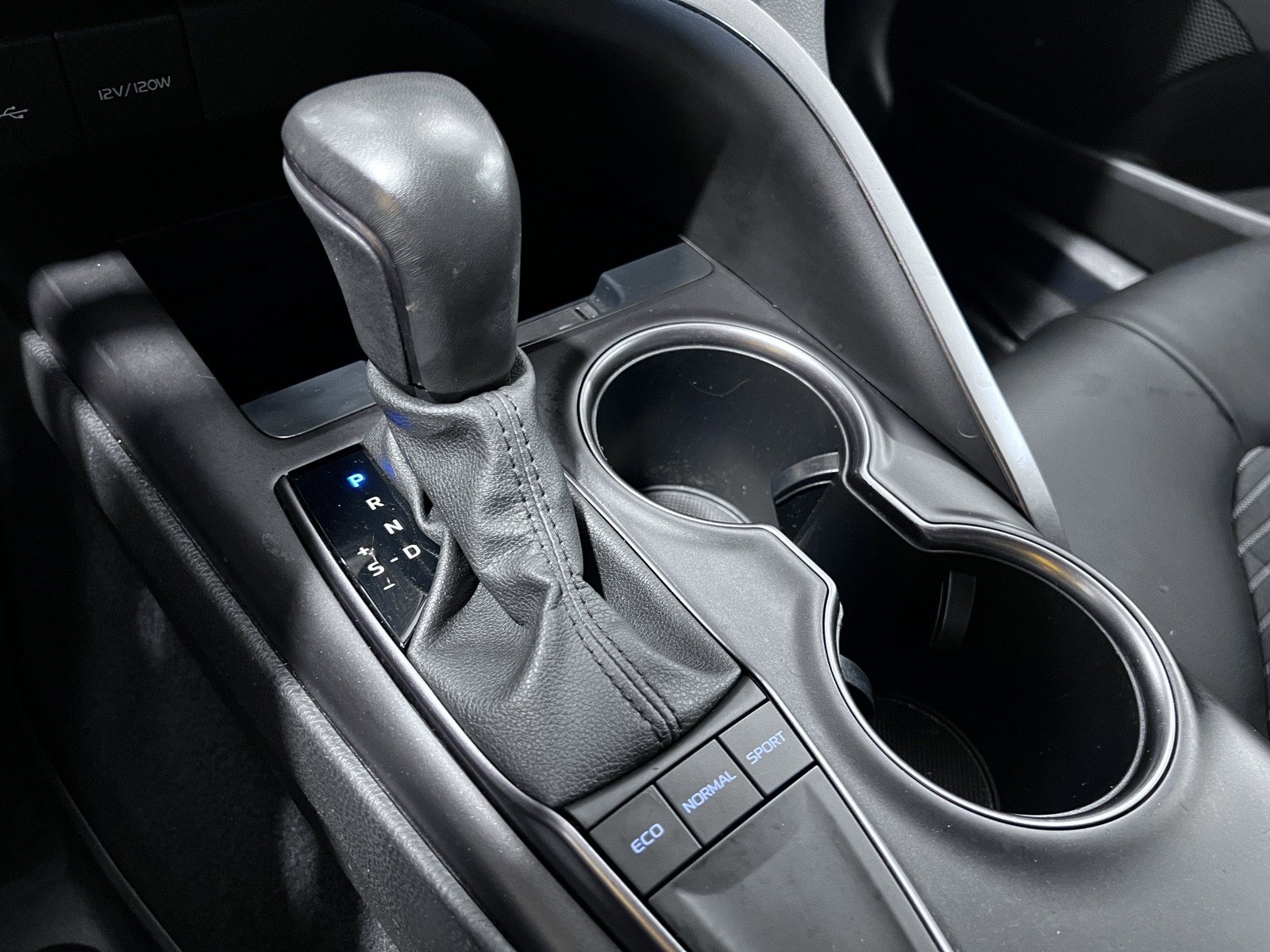 Used 2023 Toyota Camry SE FWD image 19